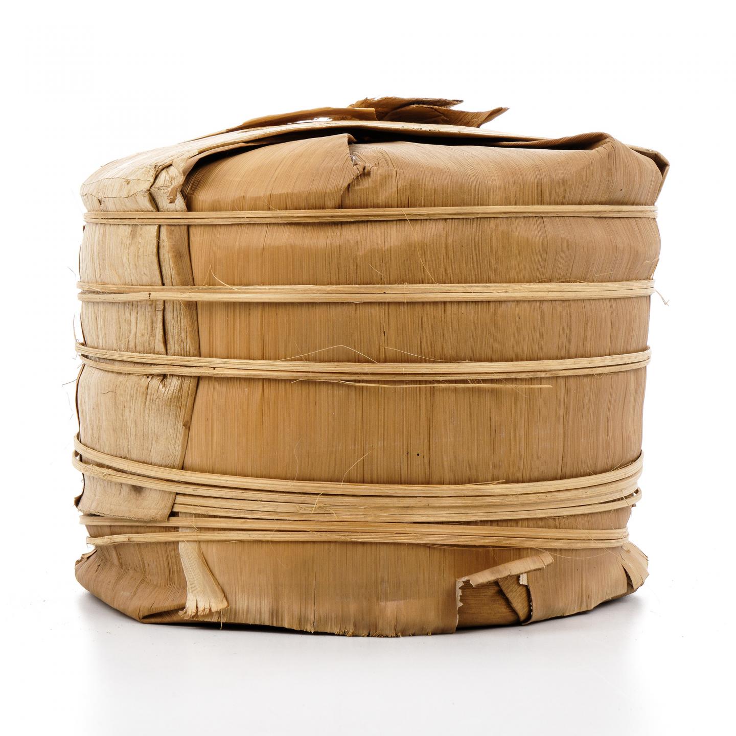 2002年 中茶吉辛 易武山春尖 经典珍藏极品 8饼 干仓