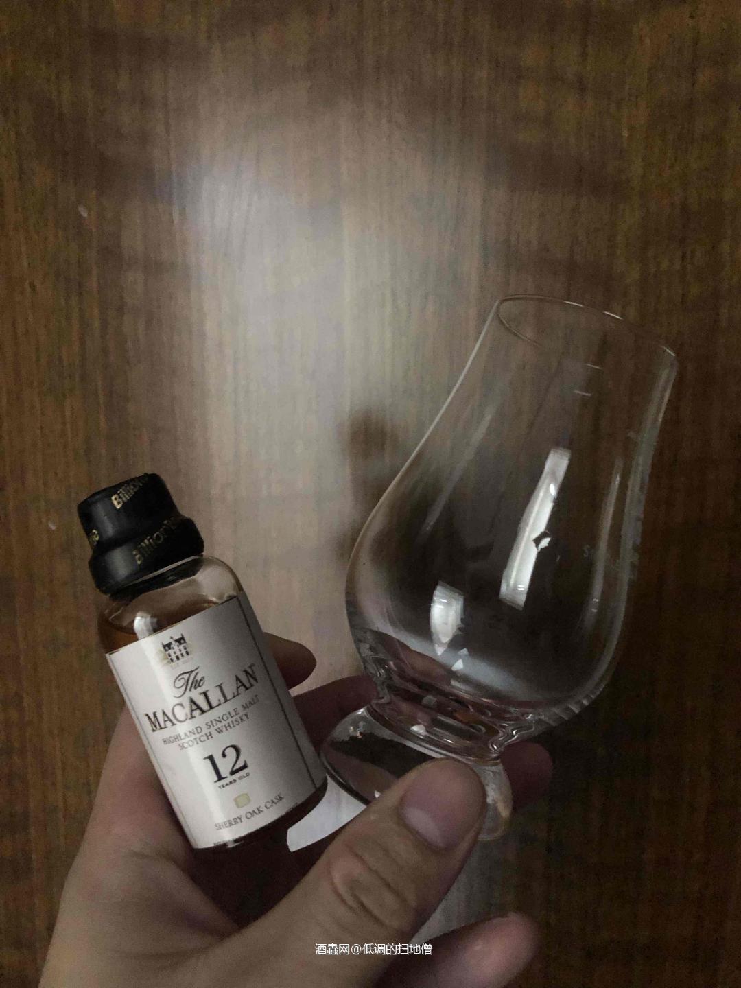 麦卡伦还是好喝的，我说的是老的，不是新包装那个